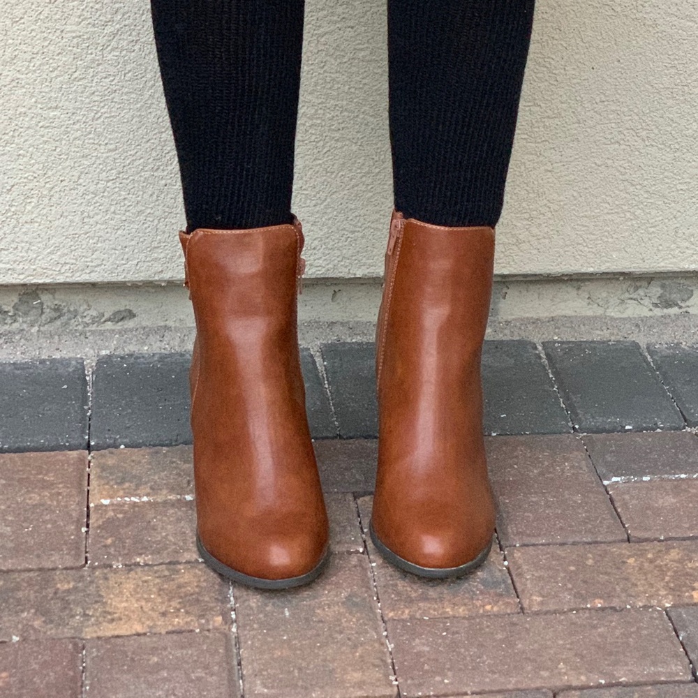 NIB Cognac Tan Buckle Detail Block Heel Ankle Boot - Picture 5 of 8